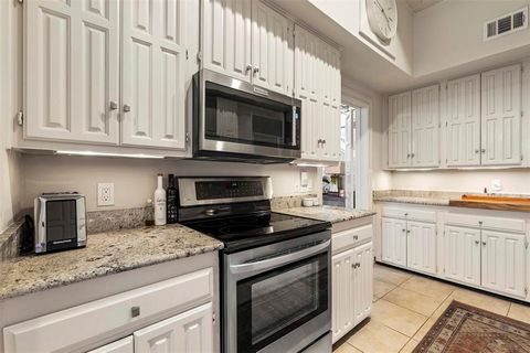 Tiny photo for 3424 GILLESPIE #5, Dallas, TX 75219 (MLS # 21188429)