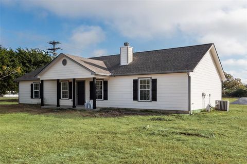 5828 Thousand Oaks Drive Joshua TX 76058