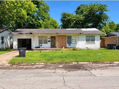 Photo of 910 Euclid Street, Cleburne, TX 76033 (MLS # 21396600)