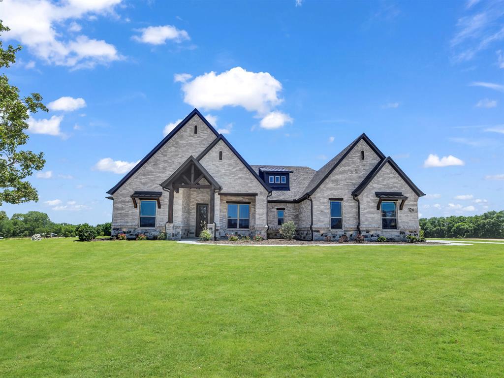 Photo of 124 Desperado Way, Weatherford, TX 76088 (MLS # 21350571)