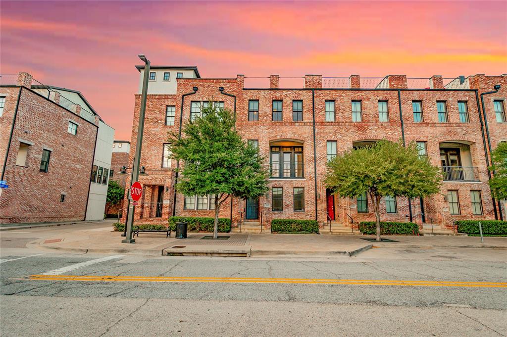 INTOWN HOMES AT FARMER'S MARKET - Residential Lease