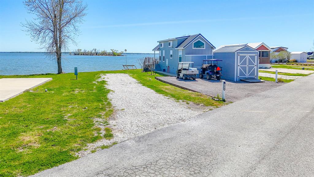 Peninsula Point - Land