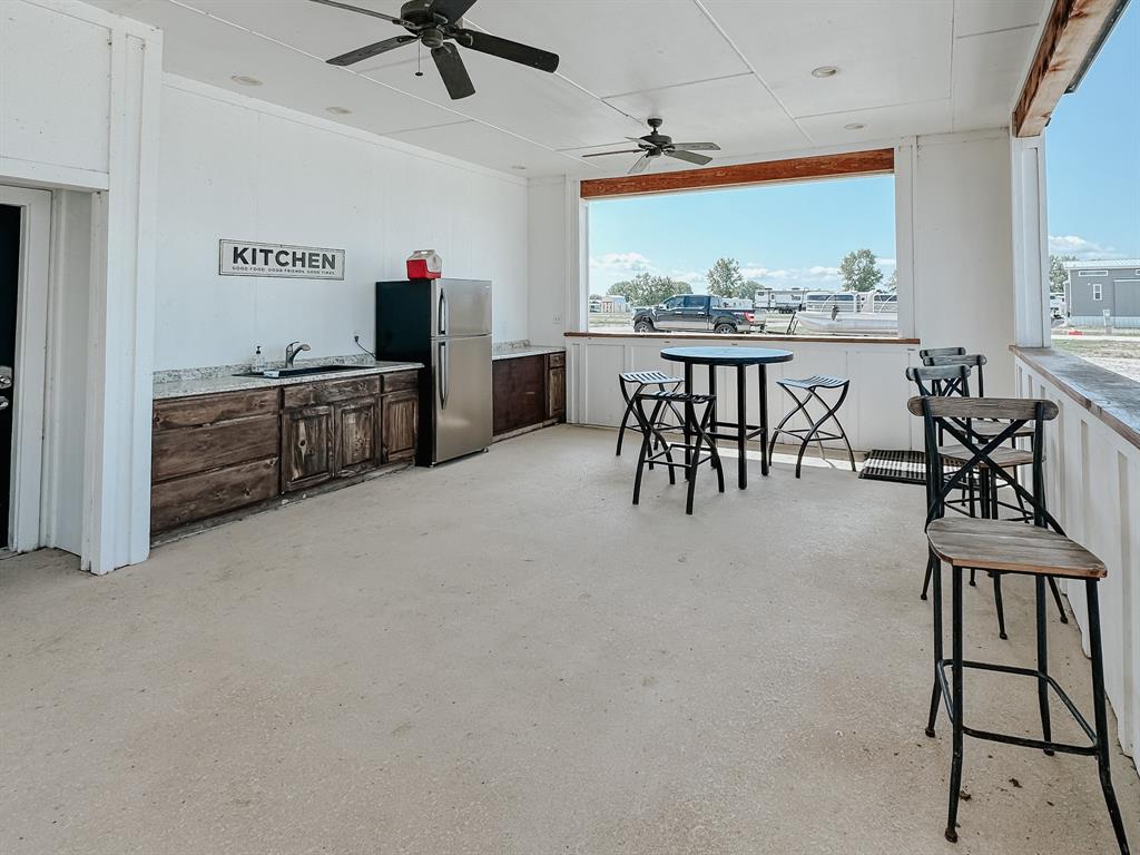 Peninsula Point - Land