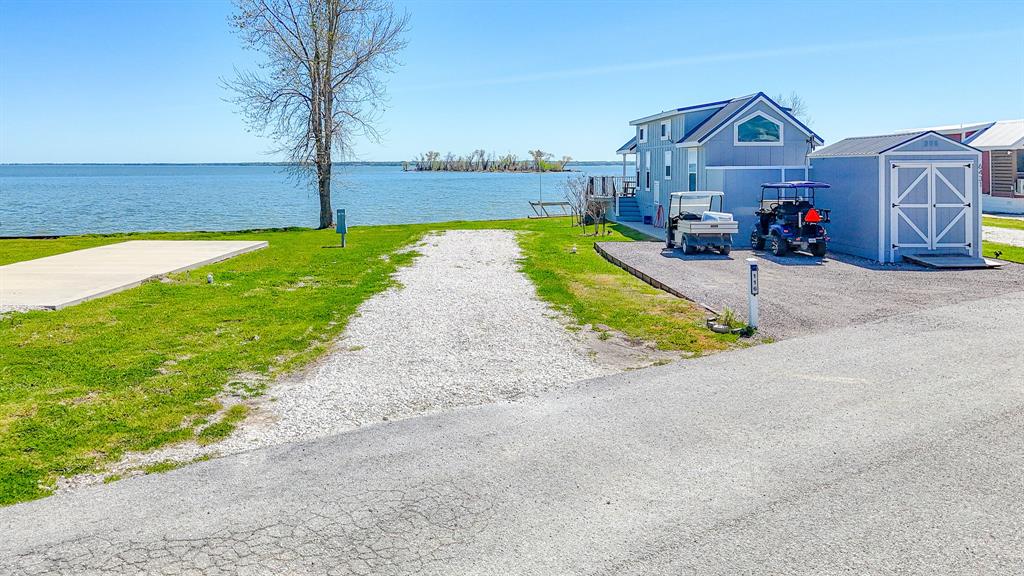 Peninsula Point - Land