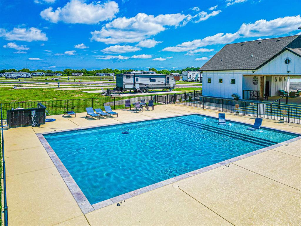 Peninsula Point - Land