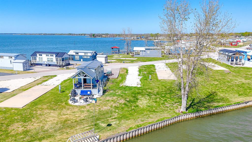 Peninsula Point - Land