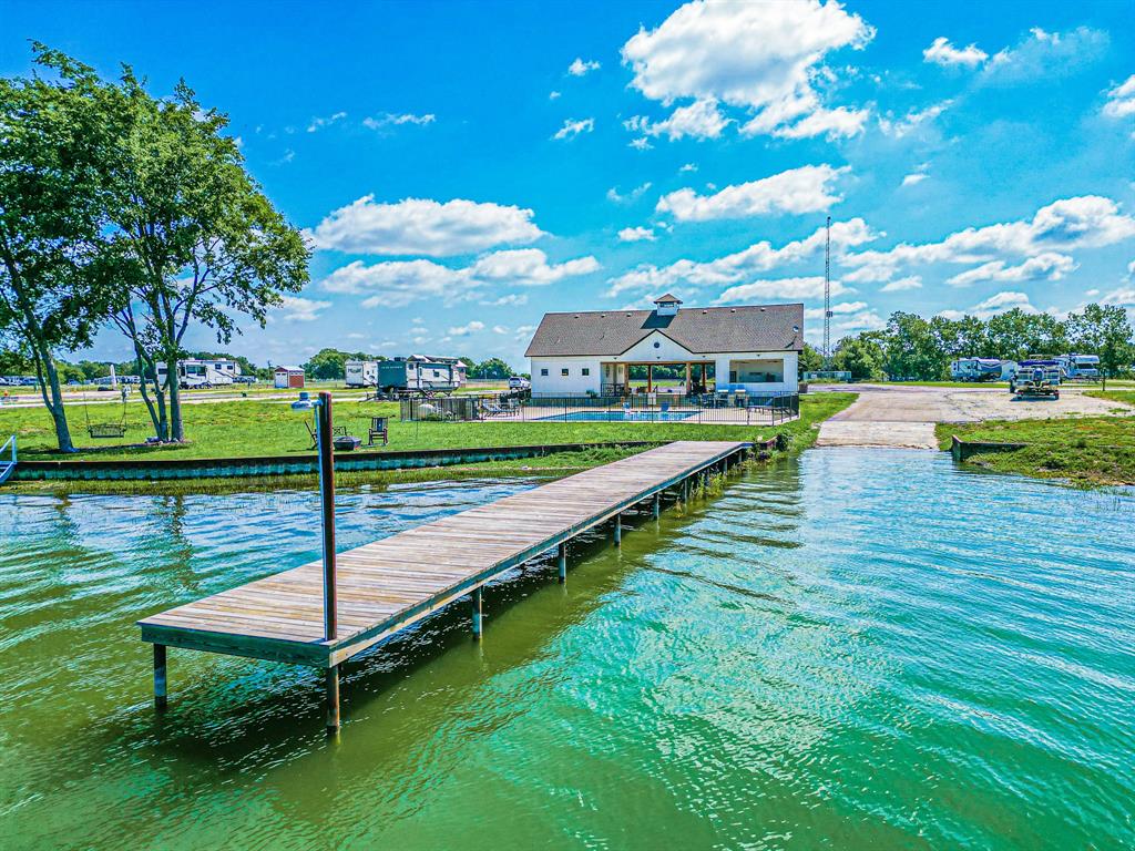 Peninsula Point - Land