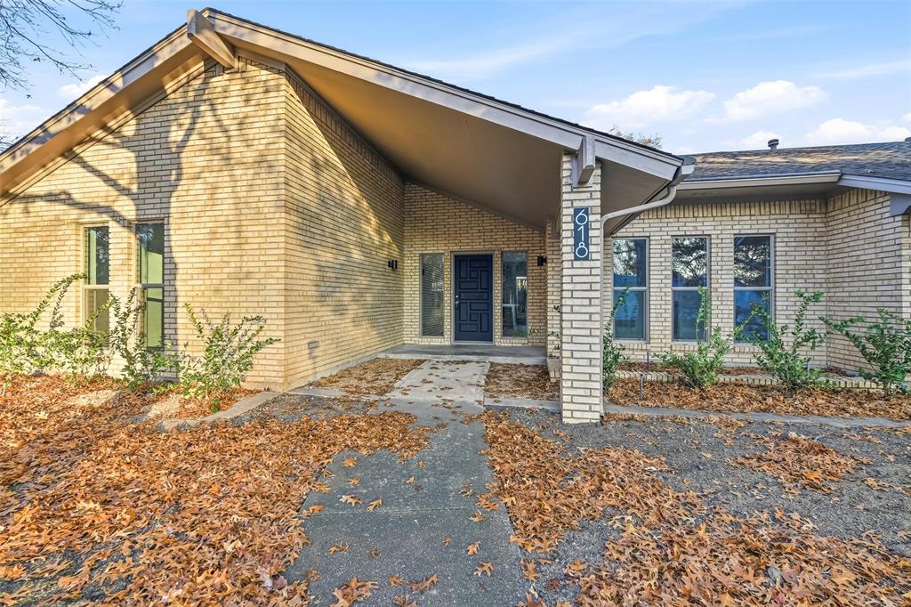 618 Green Hills Court