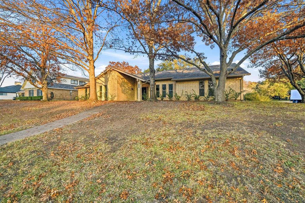 618 Green Hills Court