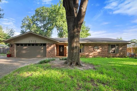 A home in Corsicana