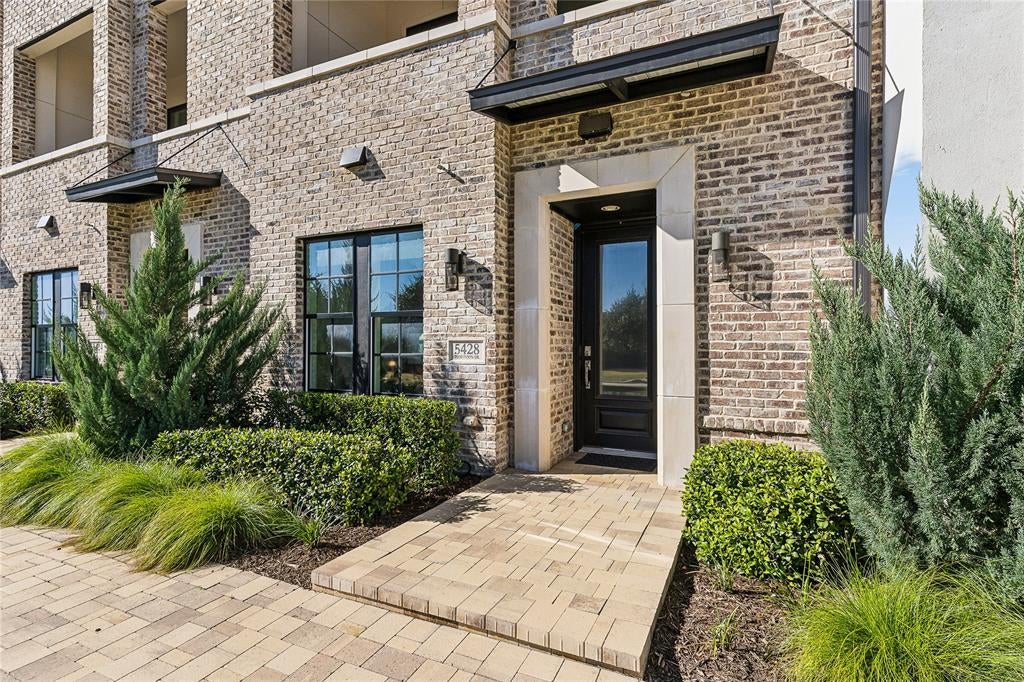 5428 Tomlinson Drive