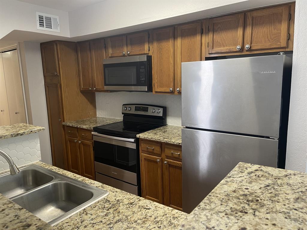 Arlington Oaks Condo - Residential