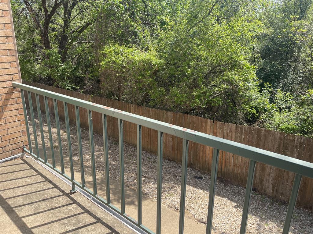 Arlington Oaks Condo - Residential