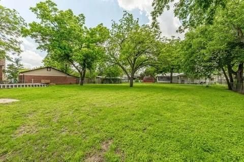 Tiny photo for 608 N Belknap Avenue, Stephenville, TX 76401 (MLS # 21197956)