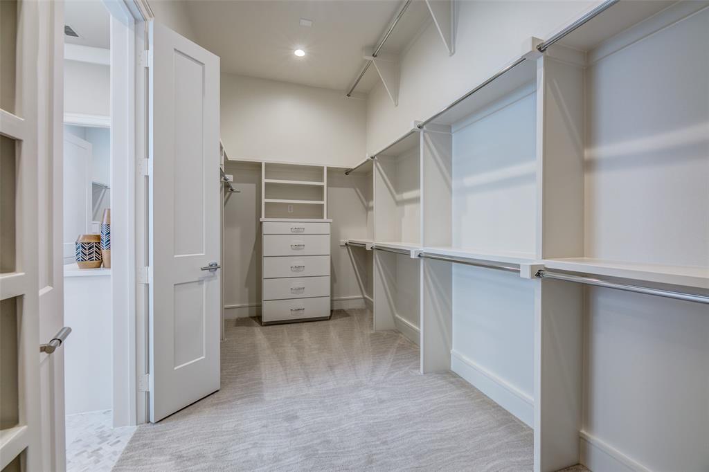 Lawn at Glen Abbey - Residential