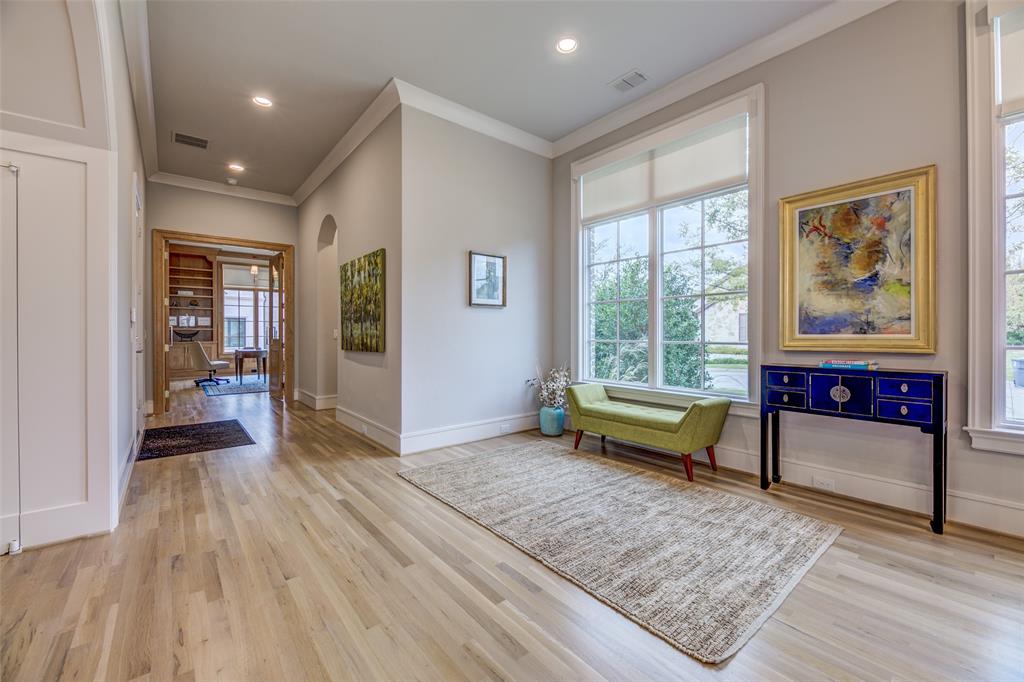 Lawn at Glen Abbey - Residential