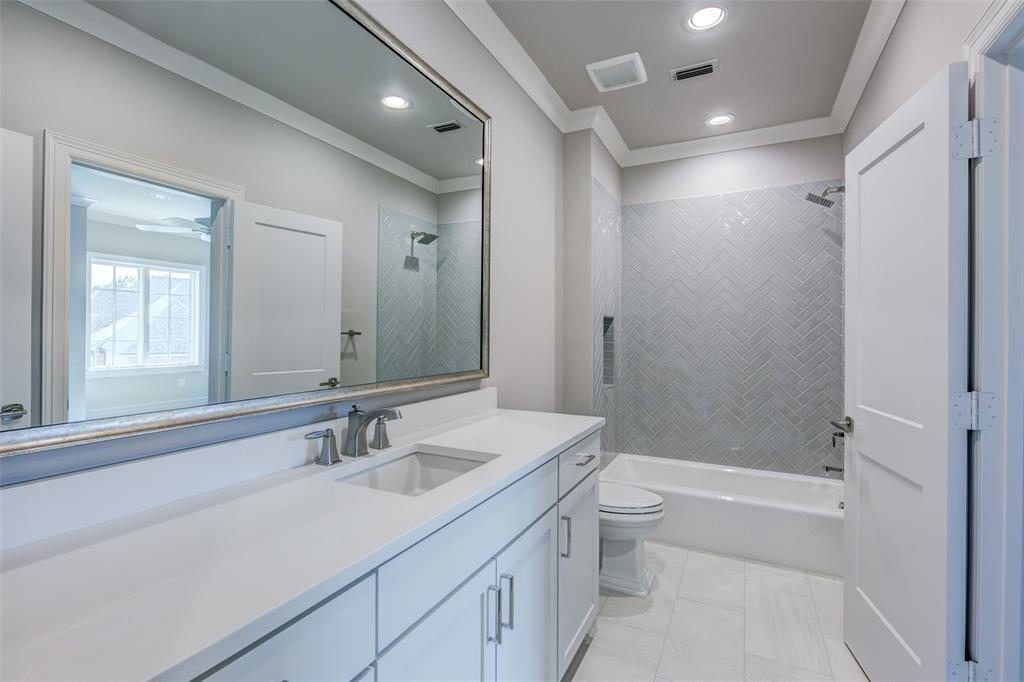 Lawn at Glen Abbey - Residential