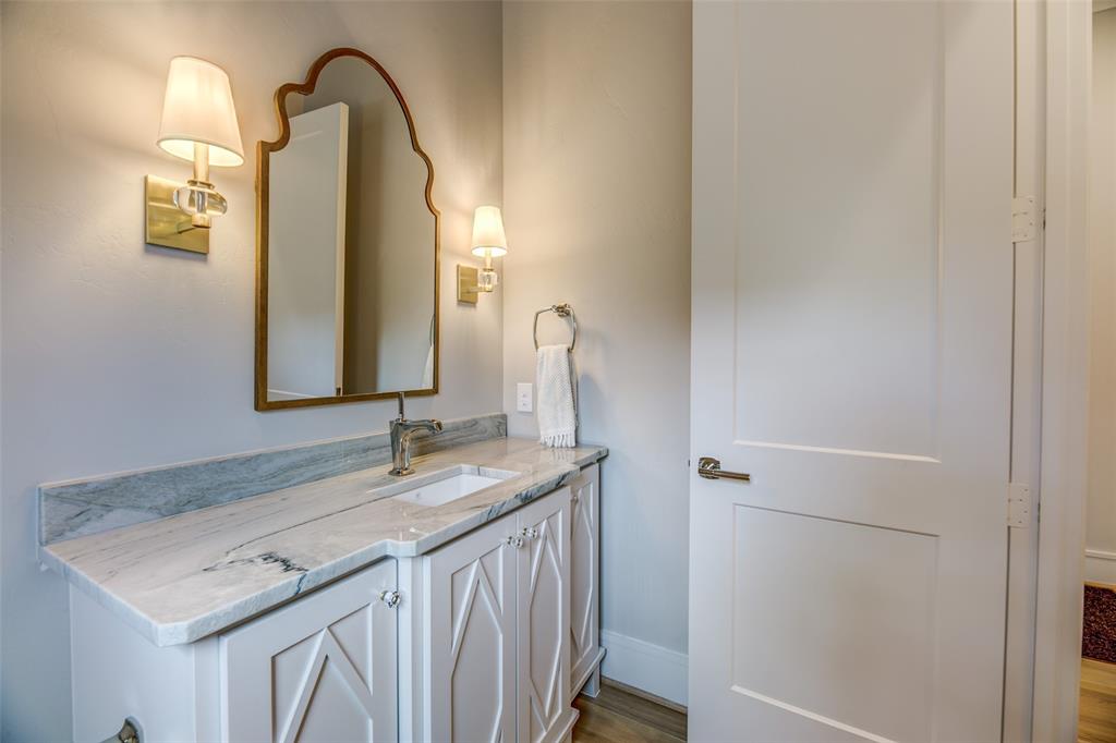 Lawn at Glen Abbey - Residential