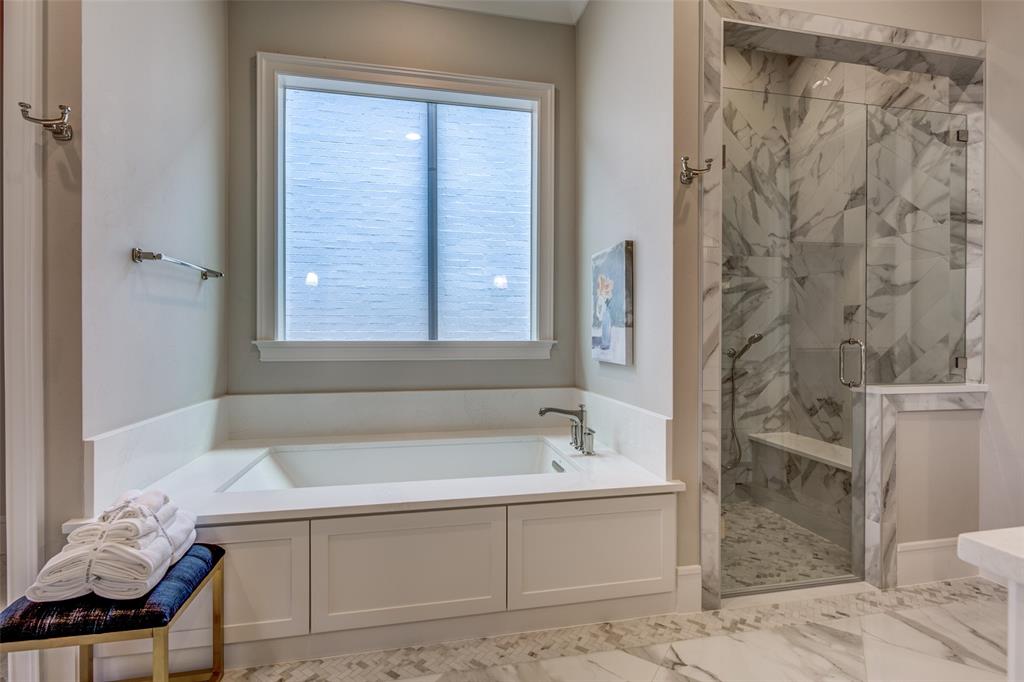 Lawn at Glen Abbey - Residential