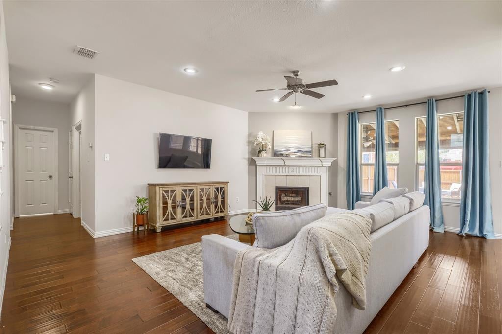 8121 Fountain Springs Drive