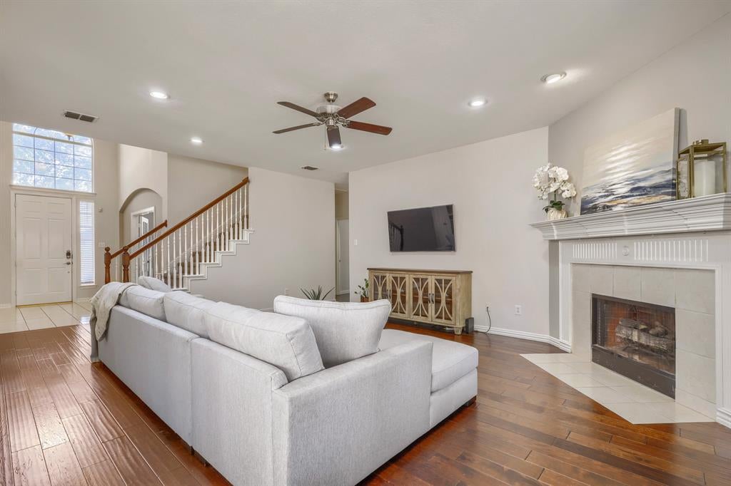8121 Fountain Springs Drive