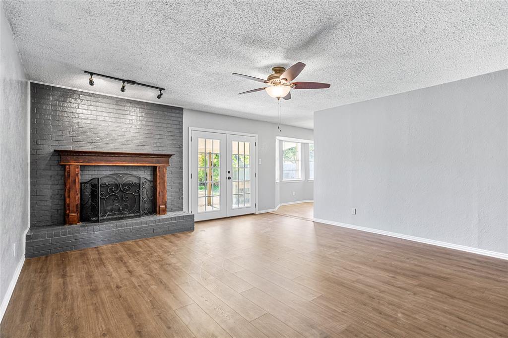 5712 Twin Oaks Drive