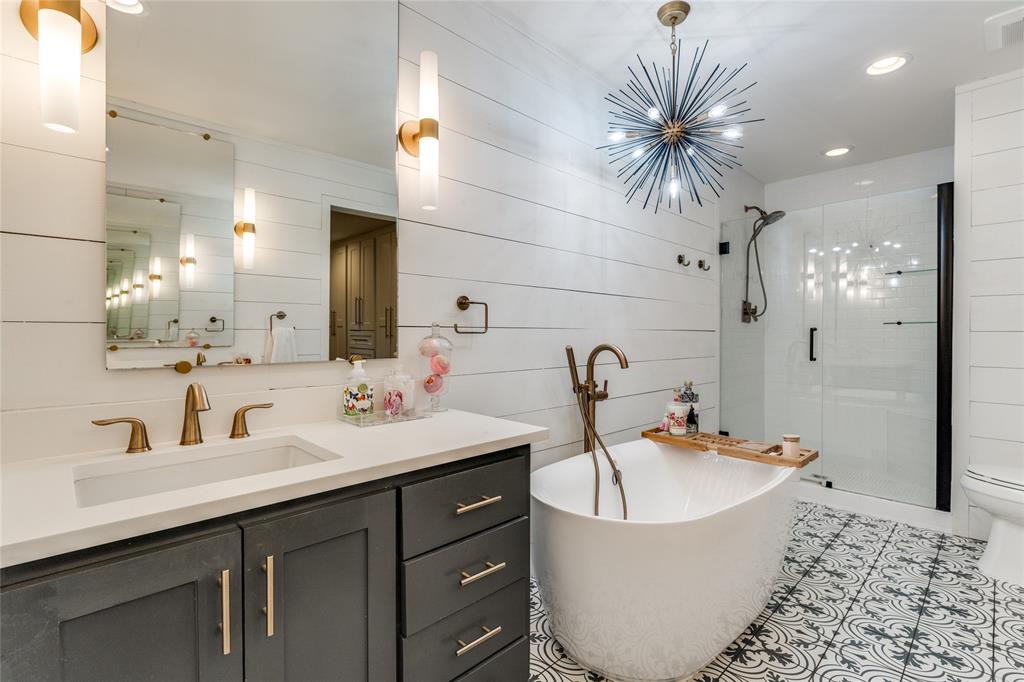 LOCHWOOD MEADOWS - Residential