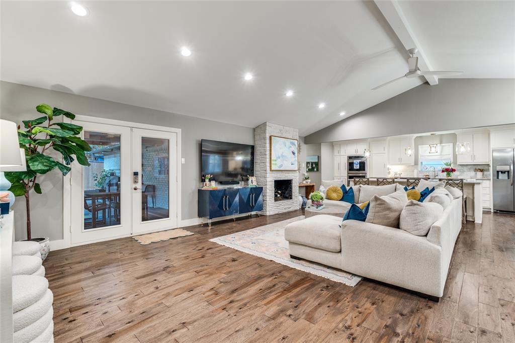 LOCHWOOD MEADOWS - Residential