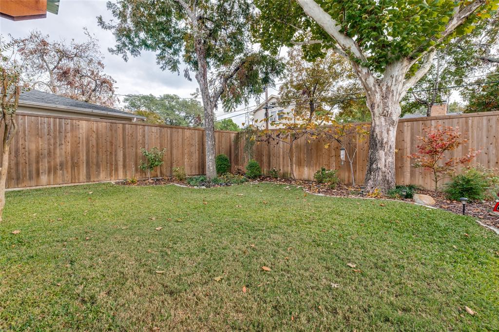 LOCHWOOD MEADOWS - Residential