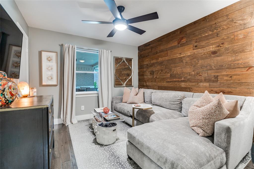 LOCHWOOD MEADOWS - Residential