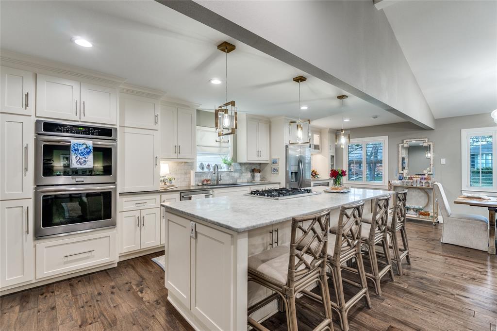 LOCHWOOD MEADOWS - Residential