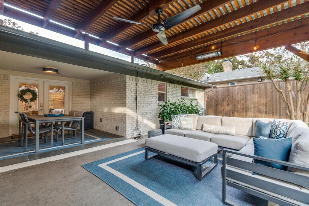 LOCHWOOD MEADOWS - Residential