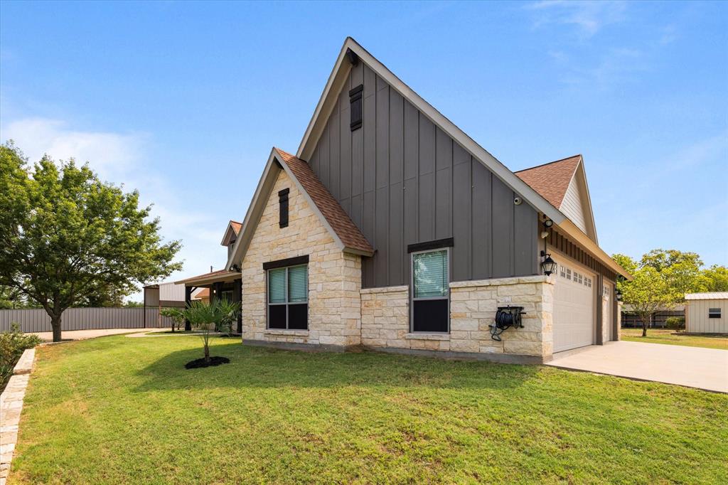 402 N Parkway Drive