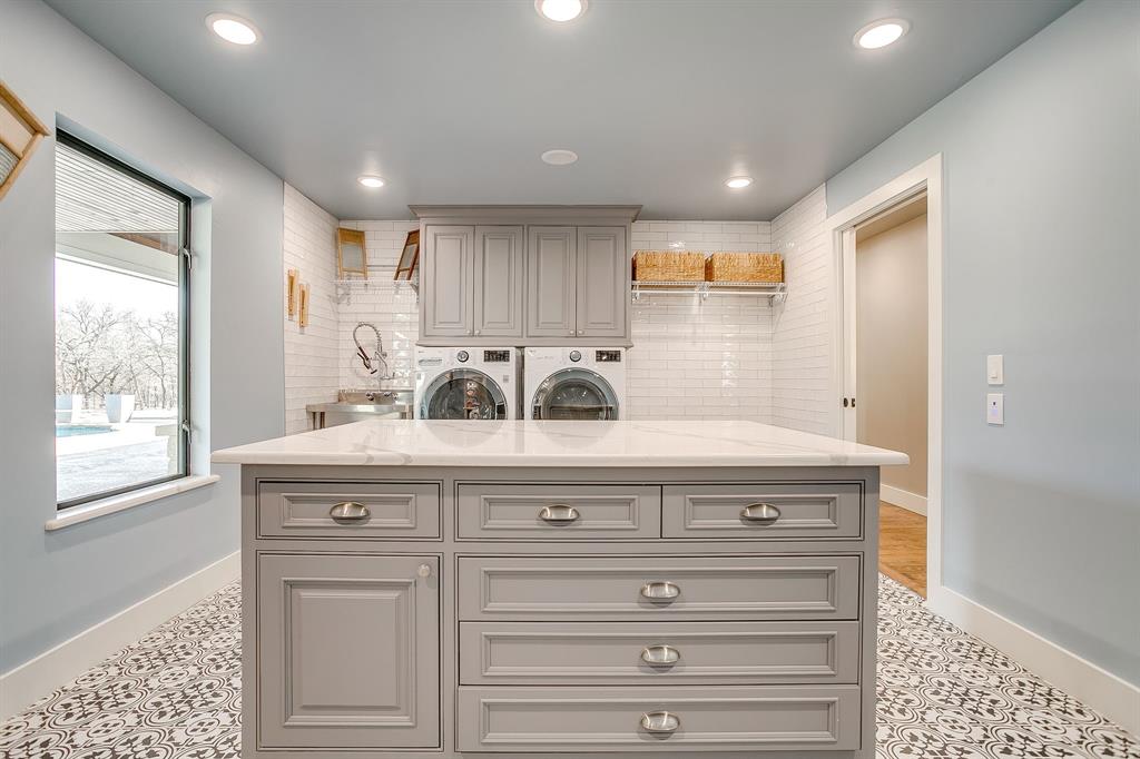 ABST 182 TR 11A:PT,12E:PT H G CATLETT 126.018 - Residential