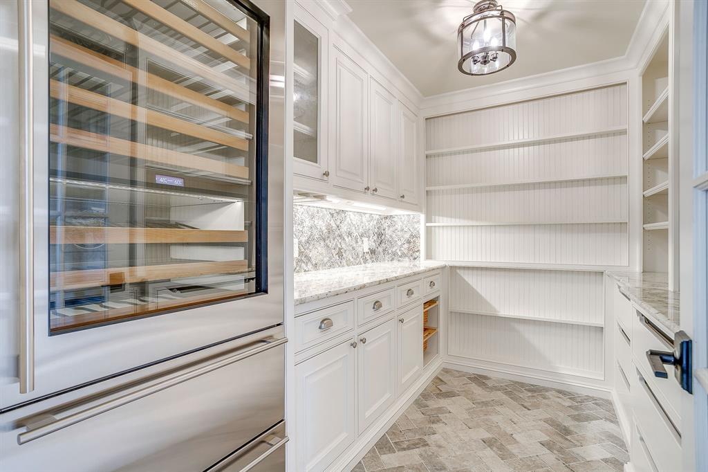 ABST 182 TR 11A:PT,12E:PT H G CATLETT 126.018 - Residential