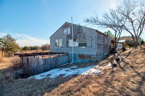 A home in Forestburg