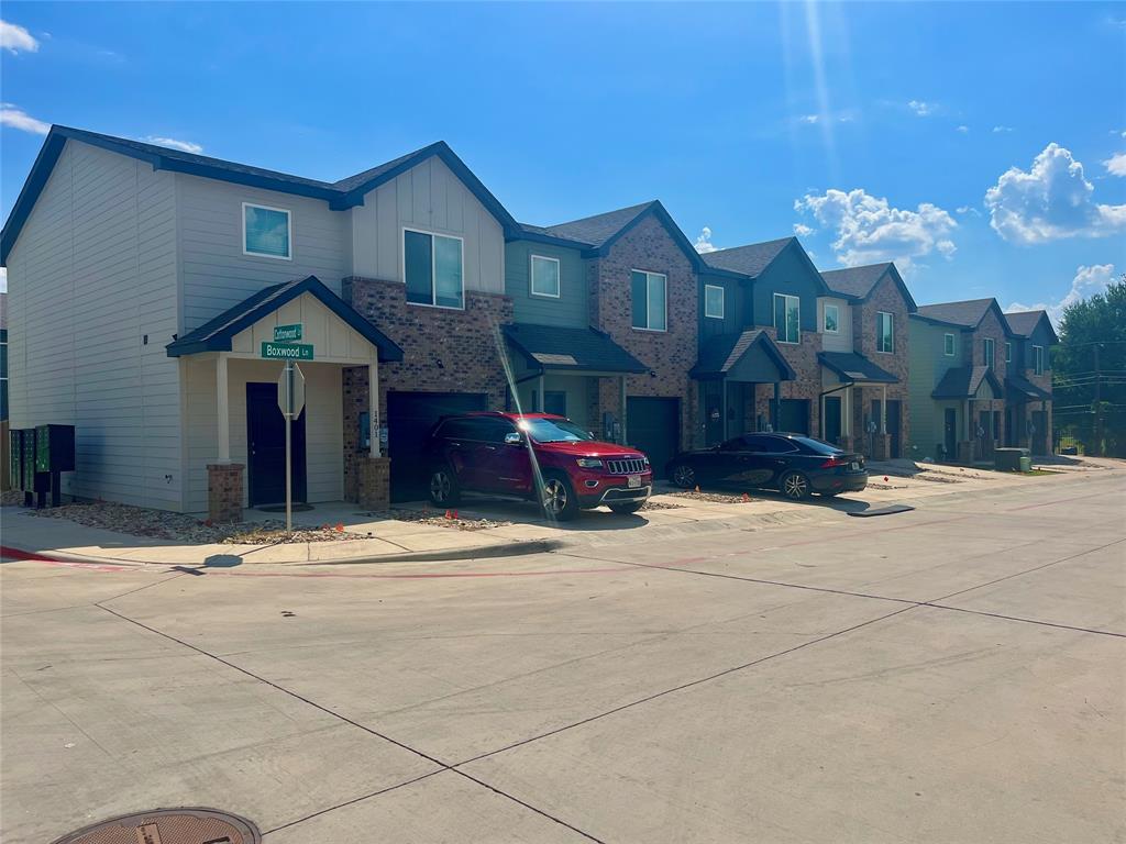 1401-1404 Boxwood Lane