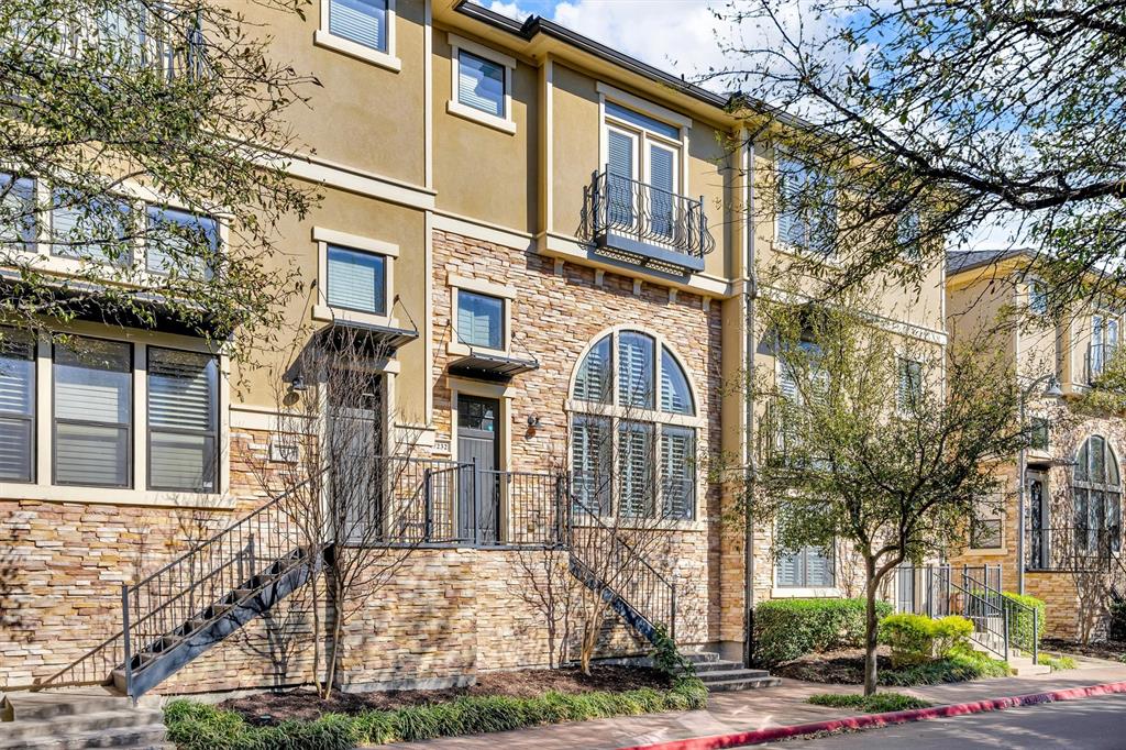 Town Homes At Legacy Town Center The - Residential Lease