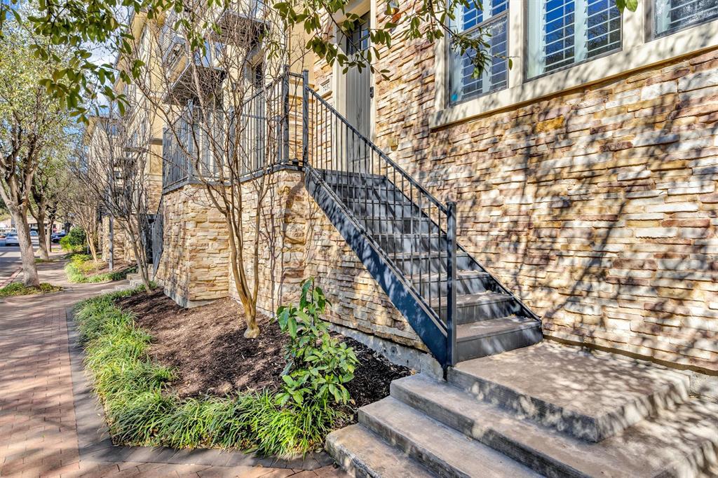 Town Homes At Legacy Town Center The - Residential Lease