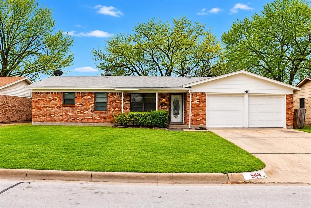 Photo of 544 Thompson Drive, Saginaw, TX 76179 (MLS # 21258367)