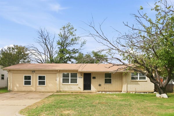 204 PIMLICO WAY, SAGINAW, TX 76179 - Image 83bcd56ad06b4c6ce74c8c2d1db40195/533995595
