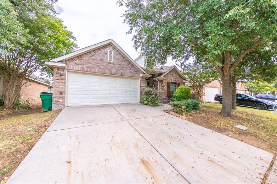 Gorgeous One Story Home in Timber Creek.  Open Floor Plan with High Ceiling.  Home Features Formal Dining and Living Kitchen with Tiled Back Splash, Recent Appliances, Breakfast Bar and Nook.  Den with Fireplace.  Split Bedroom, Huge Master Closet.  Large Kitchen with Granite Counter Top, Stainless Steel Appliances, Island and Lots of Cabinets.  Relax in the Covered Patio.  Walking Distance to Schools.  Easy Access to Hwy 75 & 380.