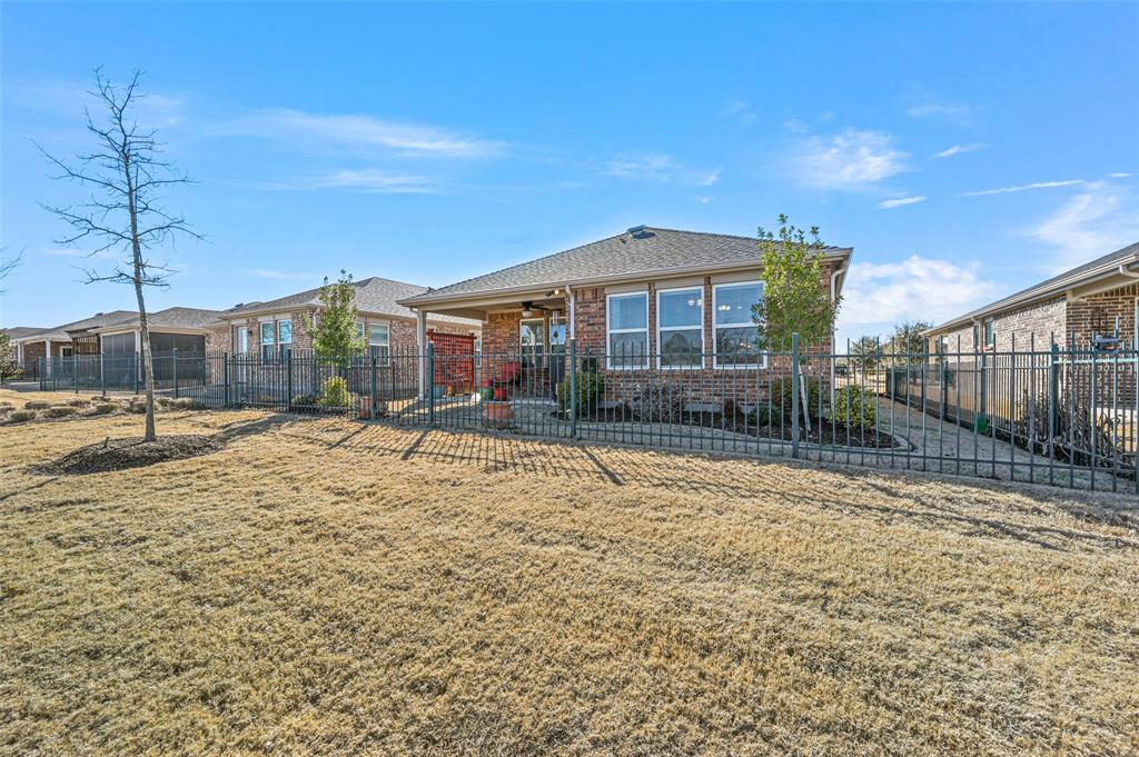 Frisco, Texas 75036, United States, 2 Bedrooms Bedrooms, ,2 BathroomsBathrooms,Residential,Pending,77832