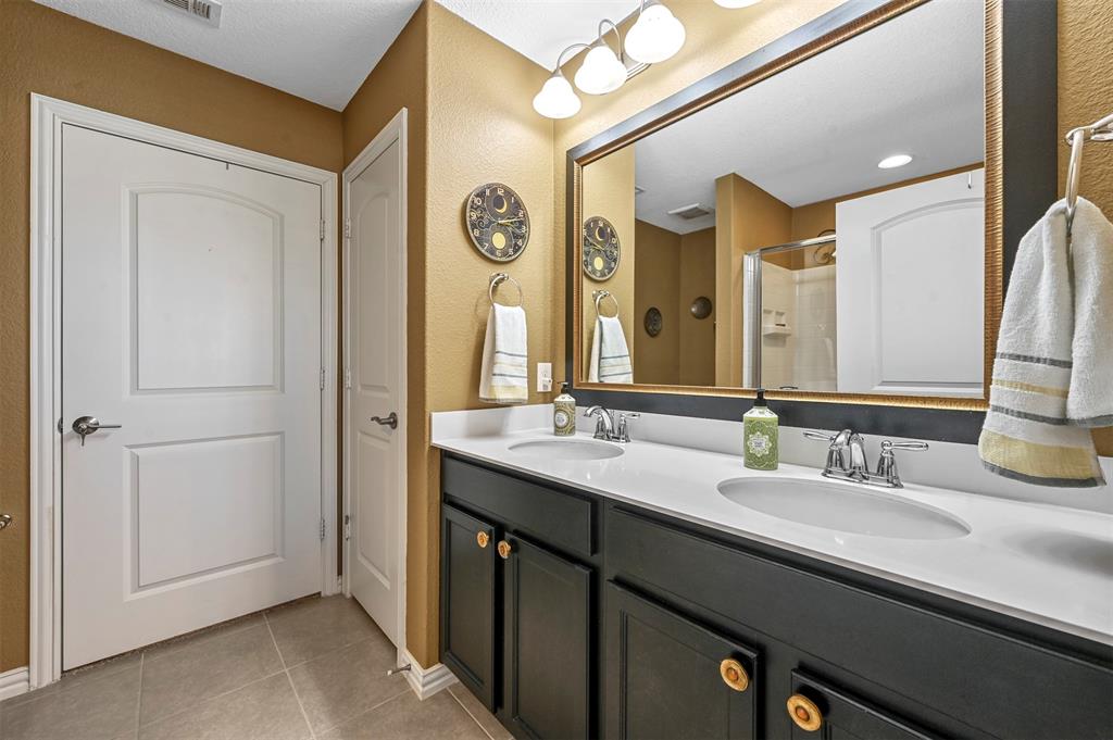 Frisco, Texas 75036, United States, 2 Bedrooms Bedrooms, ,2 BathroomsBathrooms,Residential,Pending,77832