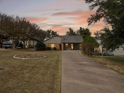 Photo of 6218 Tezcuco Court, Granbury, TX 76049 (MLS # 21119387)