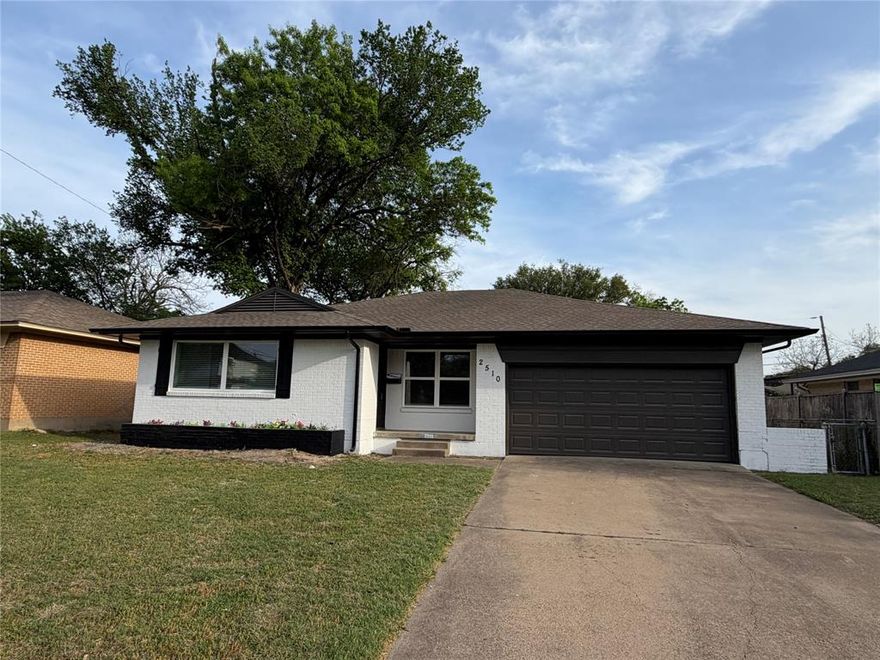 Welcome home to this beautifully updated Casa View Oaks gem, located just a short walk from the park. Inside, you’ll love the open layout with stylish vinyl plank floors and modern LED lighting.

The bright kitchen features quartz counters, plenty of cabinet space, and brand-new appliances—ideal for everyday living or hosting guests. The private primary suite includes a walk-in closet and a fully renovated bathroom.

Outside, unwind in the spacious backyard with a large covered patio—perfect for weekend barbecues and gatherings.