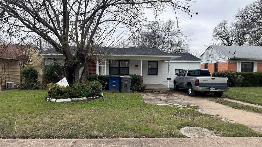 Photo of 3527 S Ewing Avenue, Dallas, TX 75216 (MLS # 21127400)