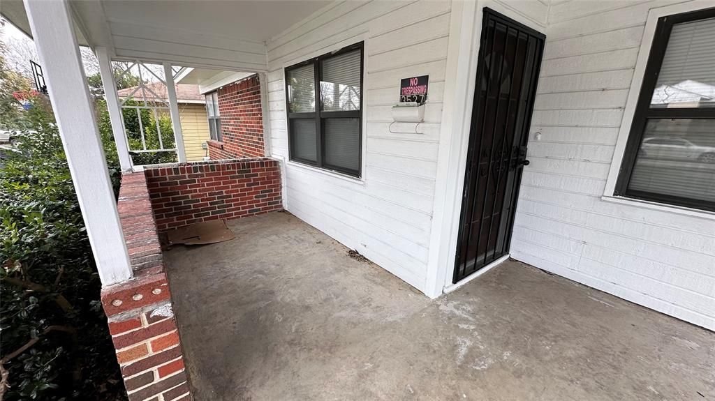 Photo of 3527 S Ewing Avenue, Dallas, TX 75216 (MLS # 21127400)