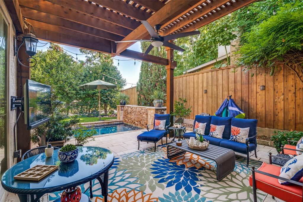 3306 Lakeside Drive