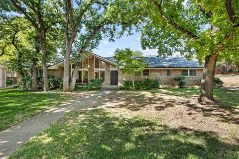 1406 Woodridge Circle Euless TX 76040